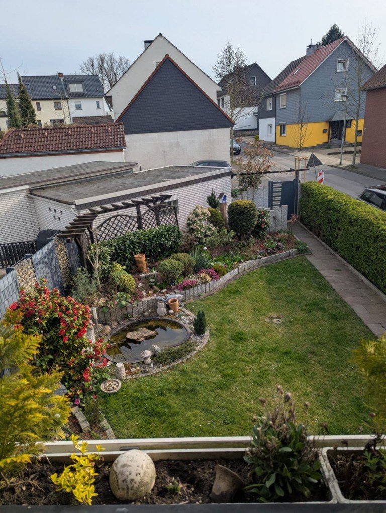 Garten2 Hattingen Haus GEPFLEGTE DOPPELHAUSH�LFTE MIT GARAGE, STELLPLATZ & SCH�NEM GARTEN